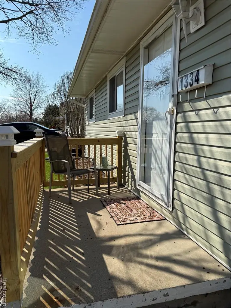1334 1st, Lapeer, MI 48446 - #3