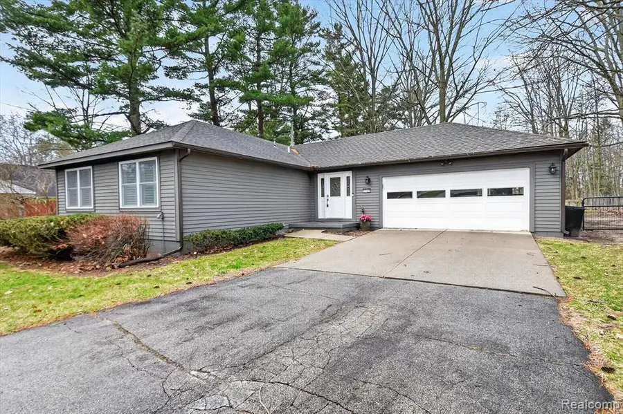 5569 Lakeshore, Fort Gratiot, MI 48059 - #2