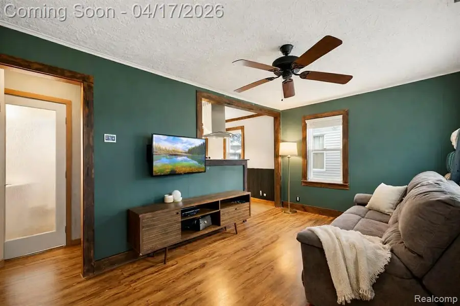 569 E Guthrie, Madison Heights, MI 48071 - #2