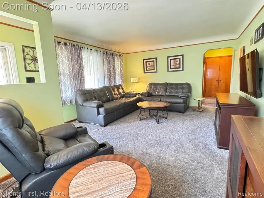 18047 Holland, Eastpointe, MI 48021 - #2