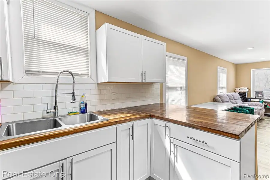 19800 Oakfield, Detroit, MI 48235 - #2