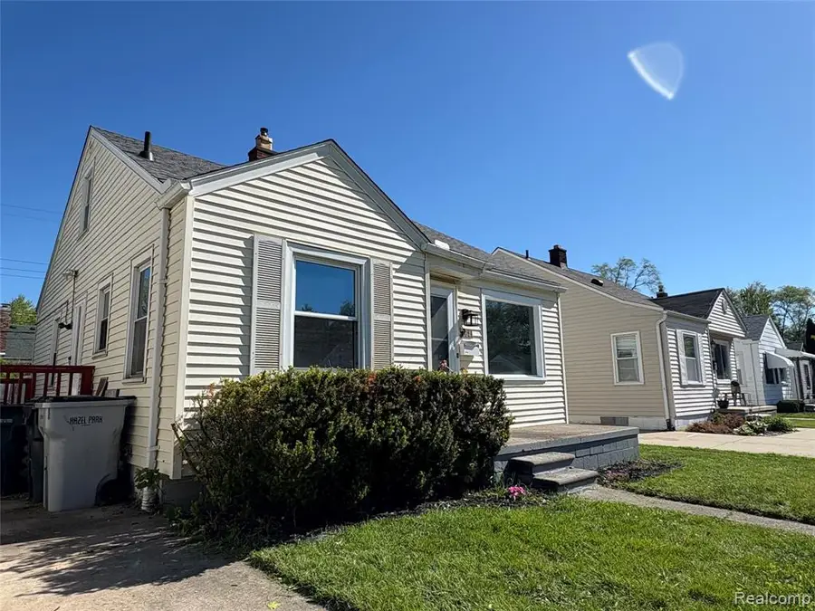 164 W Browning, Hazel Park, MI 48030 - #2