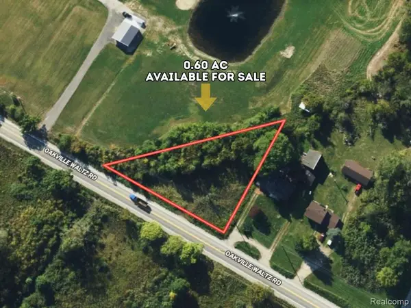 2131 Oakville Waltz, Update, MI 48164