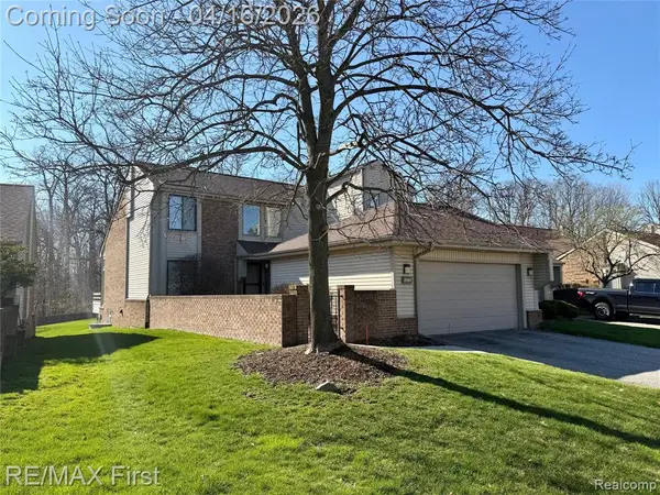 29349 W Chanticleer, Southfield, MI 48034