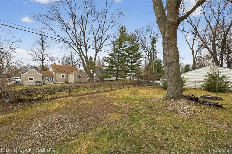 21631 Tulane, Farmington, MI 48336 - #2