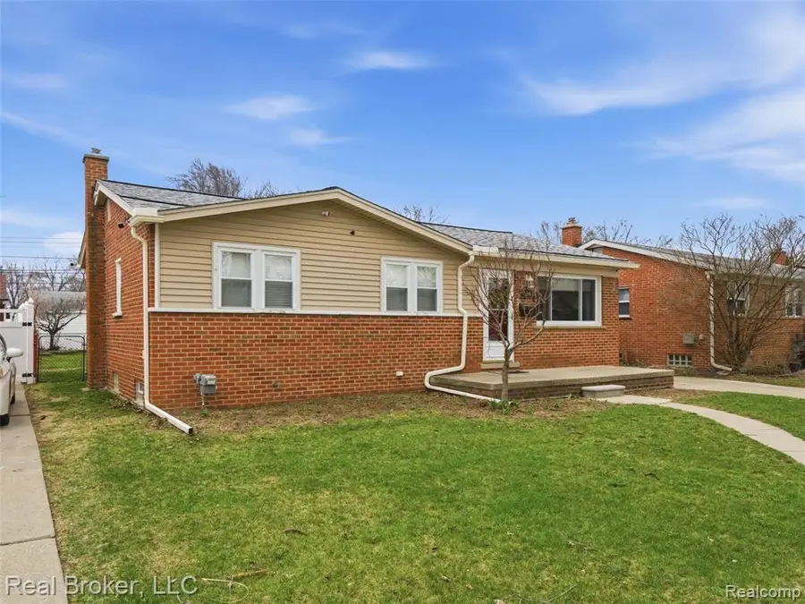 1584 Beaupre, Madison Heights, MI 48071 - #3