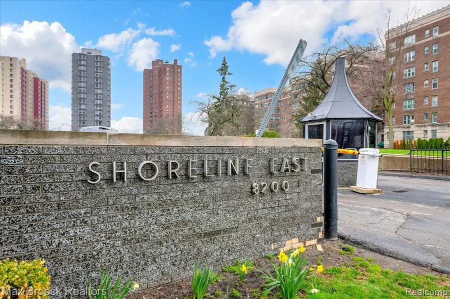 8200 E Jefferson #1901, Detroit, MI 48214 - #2