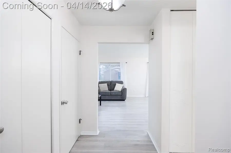 933 Kirts, Troy, MI 48084 - #2