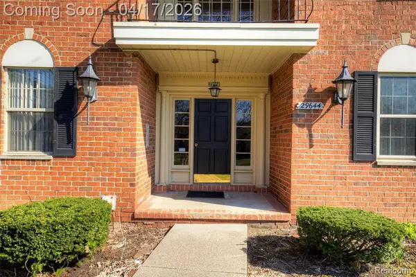 29644 Middlebelt #2502, Farmington Hills, MI 48334