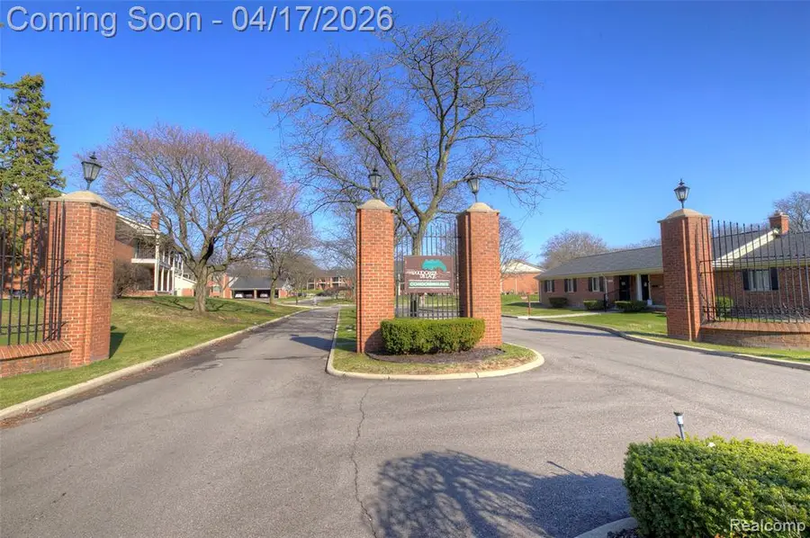 29644 Middlebelt #2502, Farmington Hills, MI 48334 - #2