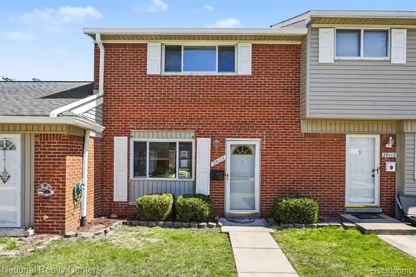 29114 Manchester #69, Westland, MI 48185