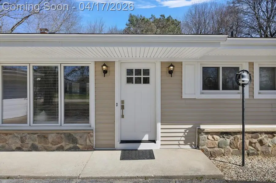 32430 Nottingham, Farmington Hills, MI 48334 - #2