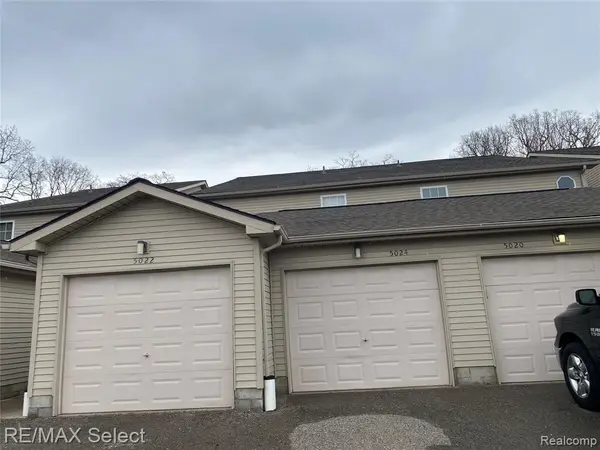 5024 Harbor Oak, Waterford, MI 48329