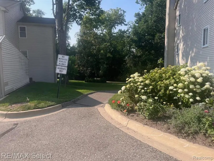 5024 Harbor Oak, Waterford, MI 48329 - #3