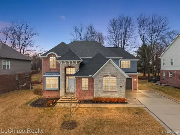 43722 Bolingbrooke, Novi, MI 48377