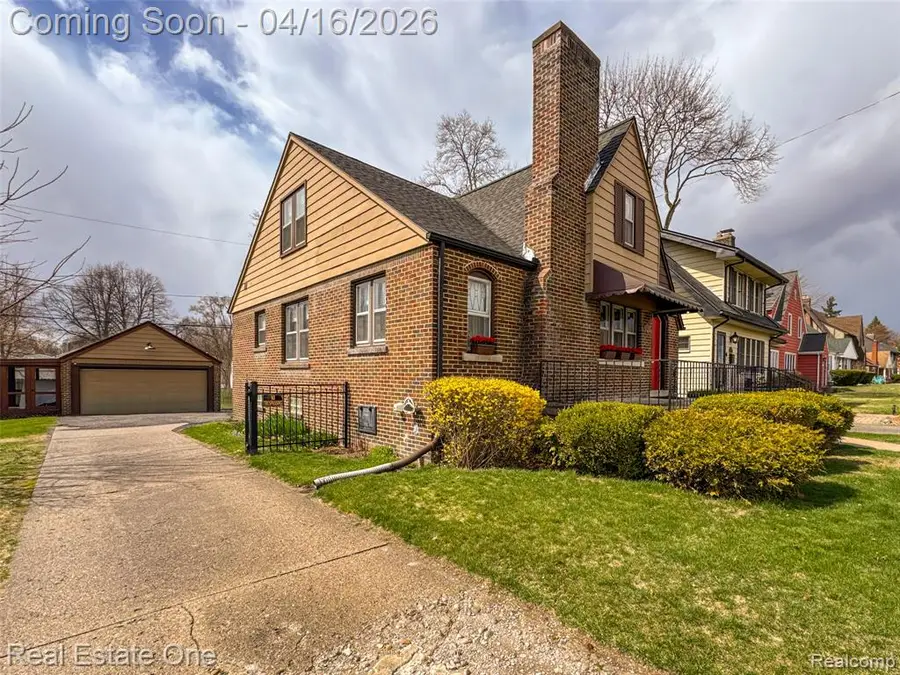 486 W Iroquois, Pontiac, MI 48341 - #3