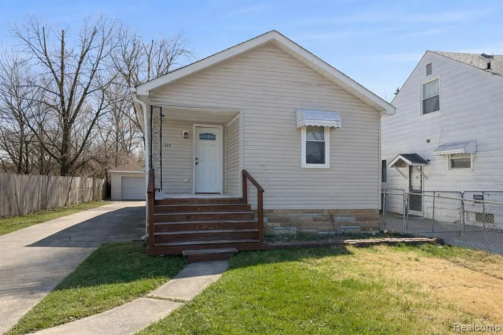 6228 Faust, Detroit, MI 48228 - #1