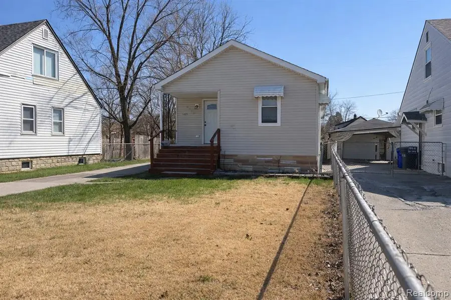 6228 Faust, Detroit, MI 48228 - #3