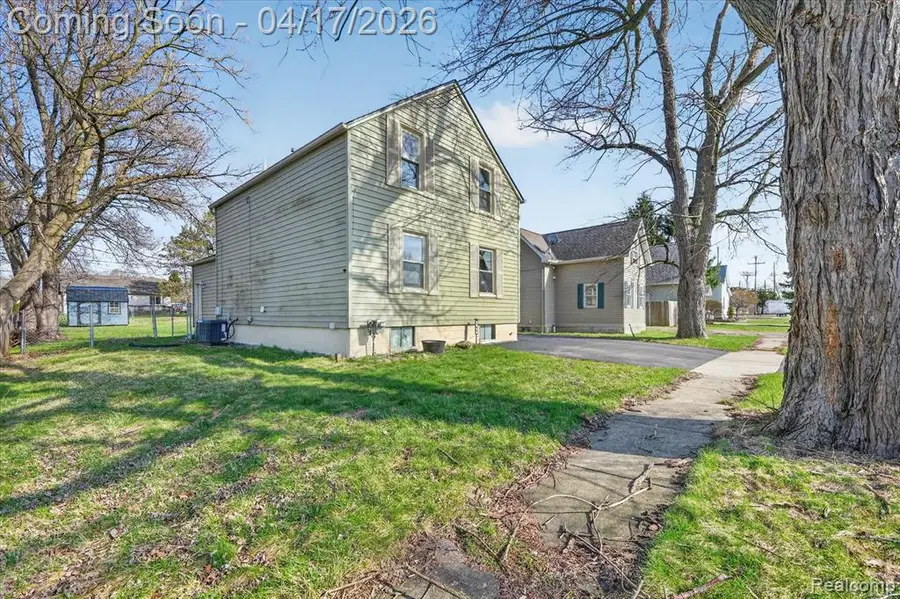 102 S Matteson, Capac, MI 48014 - #2