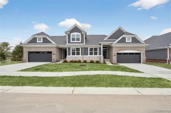 1518 Turner #9, Commerce Twp, MI 48390