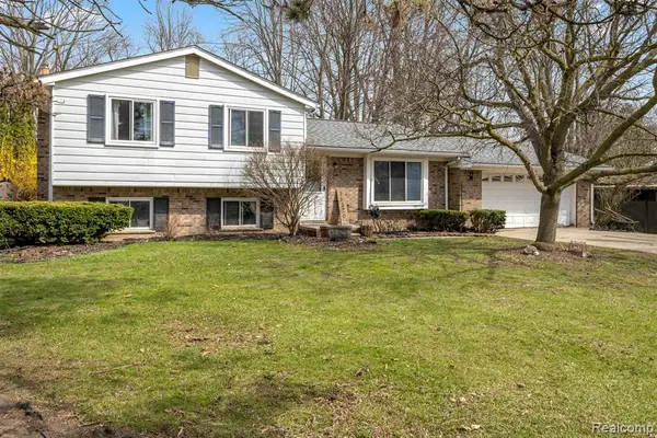 38320 Townhall, Harrison Twp, MI 48045