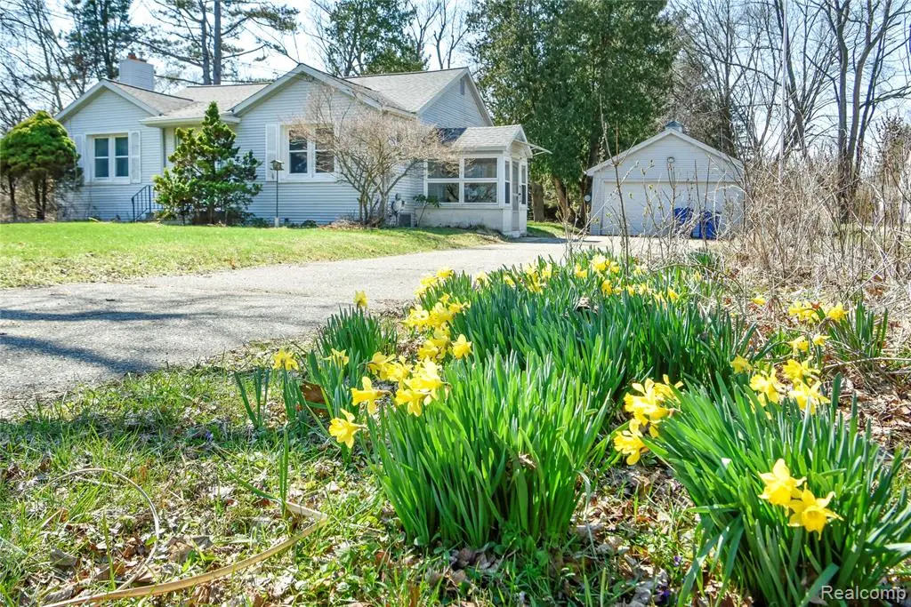 1493 Merry, Waterford, MI 48328 - #1