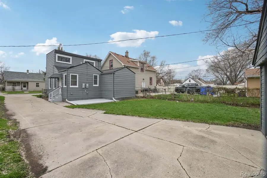 8619 Lozier, Warren, MI 48089 - #2
