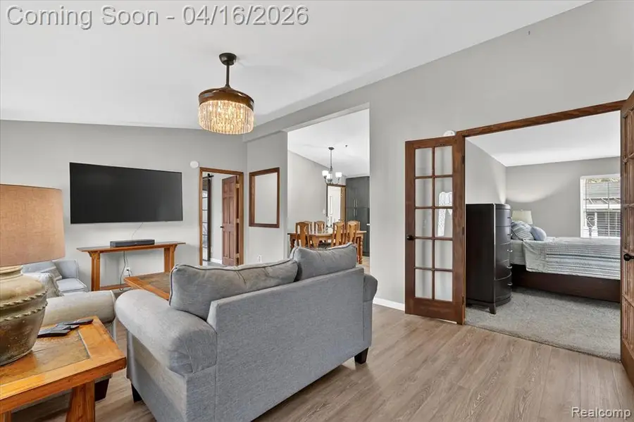 11542 Clearwater Dr, Fenton, MI 48430 - #3