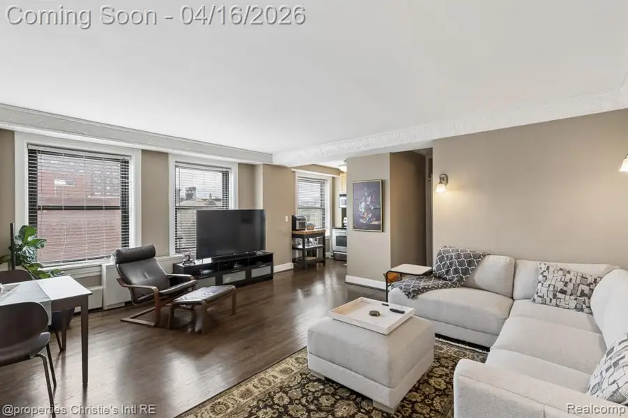 15 E Kirby #420, Detroit, MI 48202 - #2