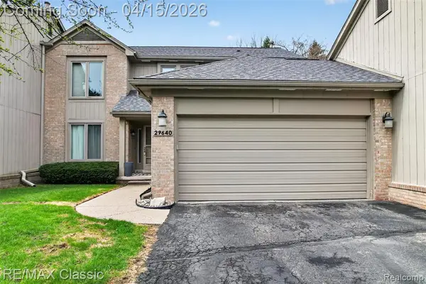 29640 Vista, Farmington Hills, MI 48331