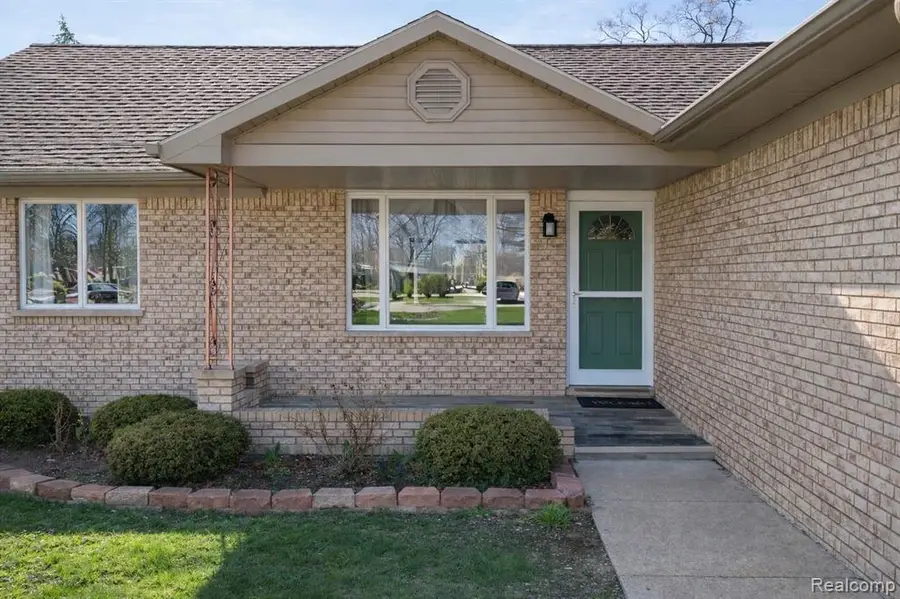 37209 Curwood, Sterling Heights, MI 48310 - #3