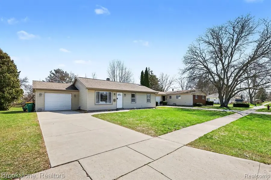 70424 Karen, Richmond, MI 48062 - #2