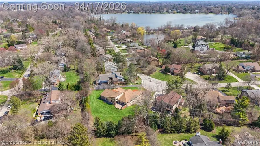 4566 Walden, Bloomfield Hills, MI 48301 - #2
