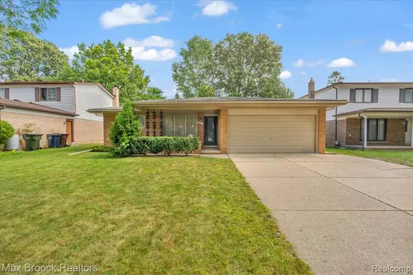 35656 Saxony, Sterling Heights, MI 48310