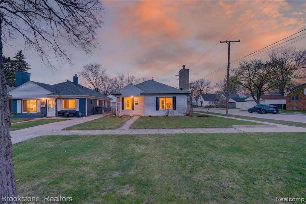 24304 Carlysle, Dearborn, MI 48124 - #1