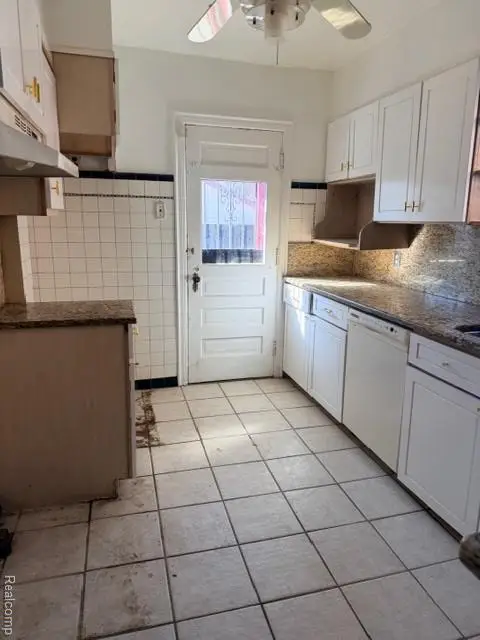 18303 Santa Barbara, Detroit, MI 48221 - #3