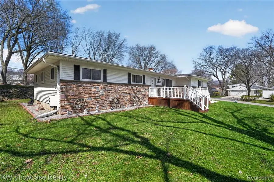 3762 Lakewood, Waterford, MI 48329 - #2