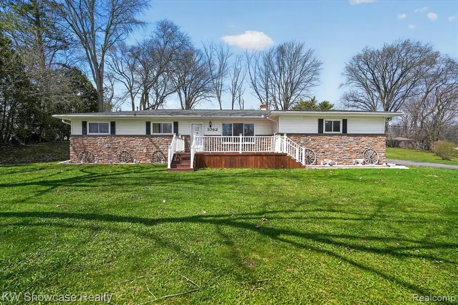 3762 Lakewood, Waterford, MI 48329 - #3
