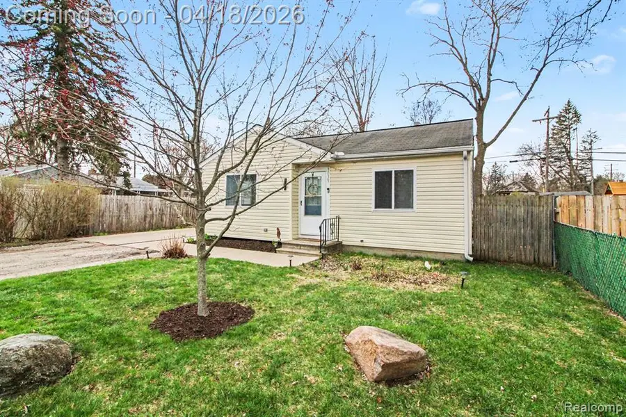 3039 Airport, Waterford, MI 48329 - #2