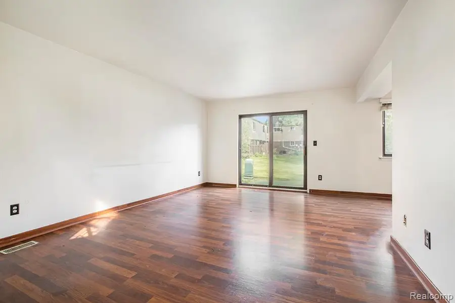 1875 Sheffield, Ypsilanti, MI 48198 - #3