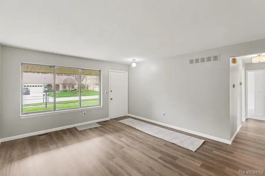 5698 Bingham, Troy, MI 48085 - #3