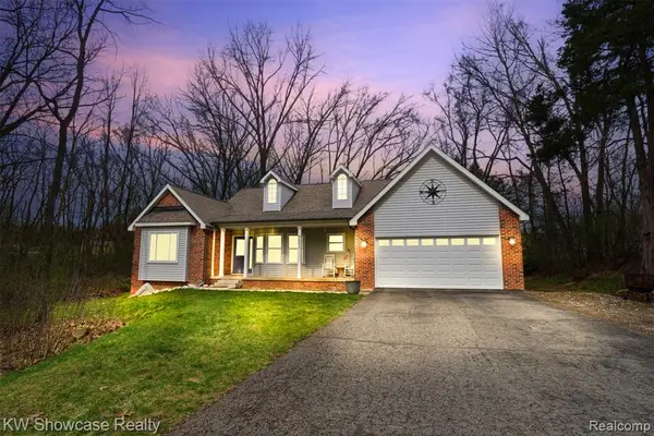 9842 Cedar Island, White Lake, MI 48386