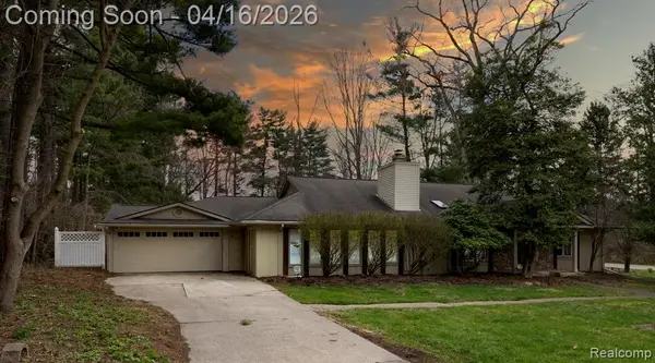 22200 Carleton, Southfield, MI 48033