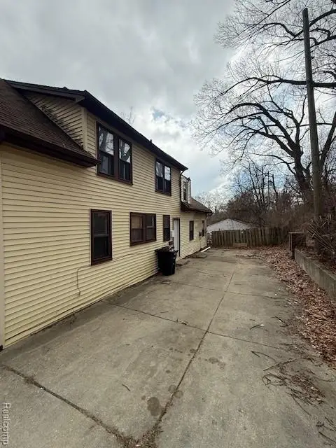 16845-7 Dolphin, Detroit, MI 48219 - #2
