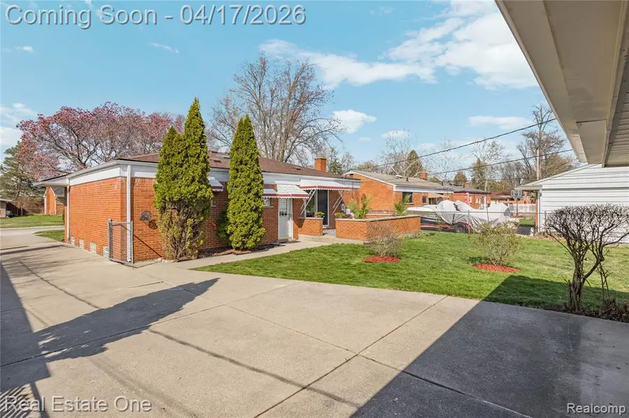 4656 Buckingham, Warren, MI 48092 - #3