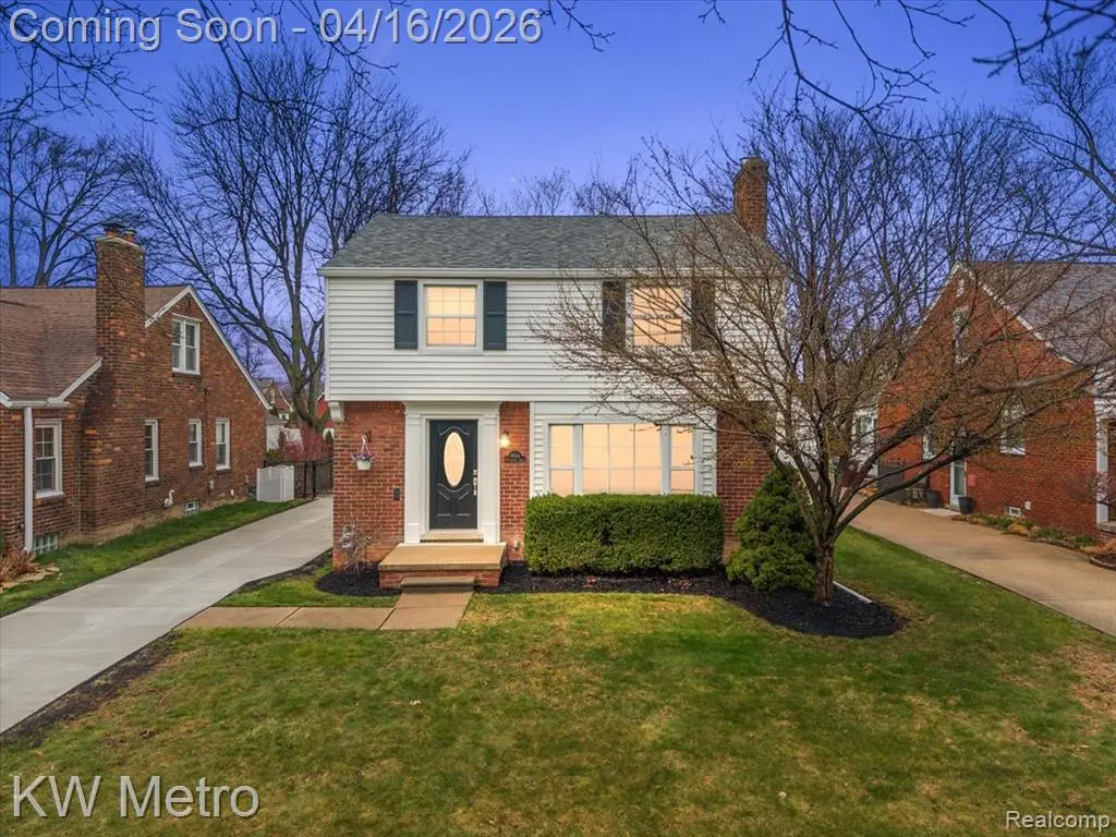 1904 Manchester, Grosse Pointe Woods, MI 48236 - #1