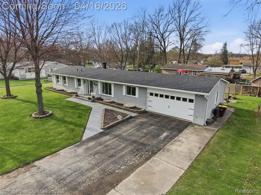 2435 Pfeifle, Howell, MI 48843 - #2