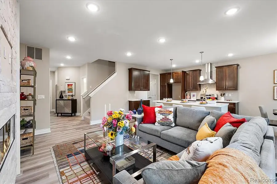 809 Cortland Ln, Troy, MI 48085 - #2
