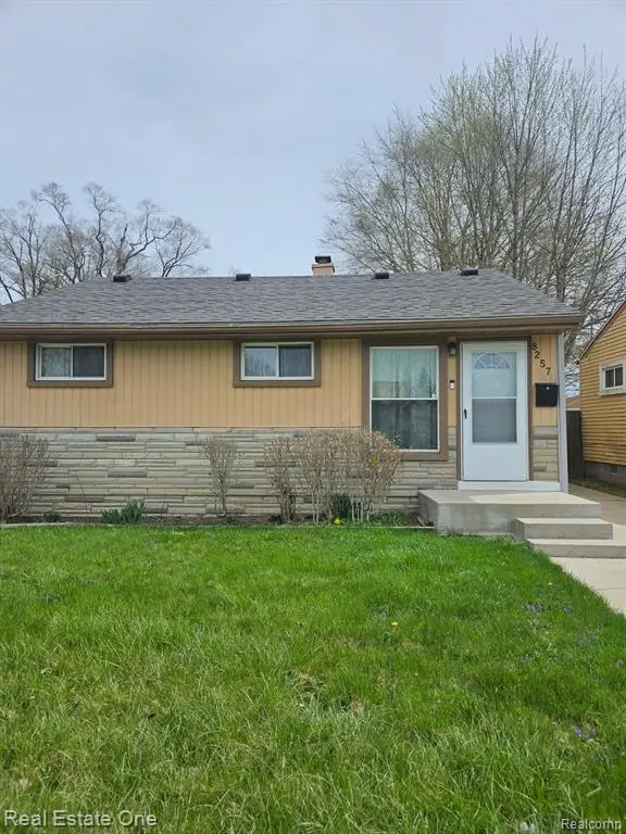 8257 Oak, Taylor, MI 48180