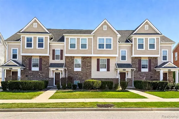 3211 Johanna Ware, Wixom, MI 48393